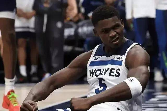 博维原本想留在罗马成为旗帜，但前CEO让他离队